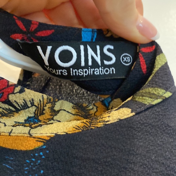 Adorable black foral dress by Voins. XS - Picture 3 of 8